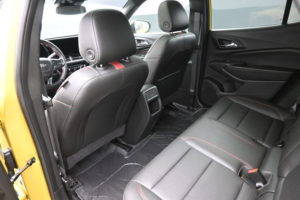 Used 2024 Chevrolet Trax RS w/ Sunroof Package FWD image 25