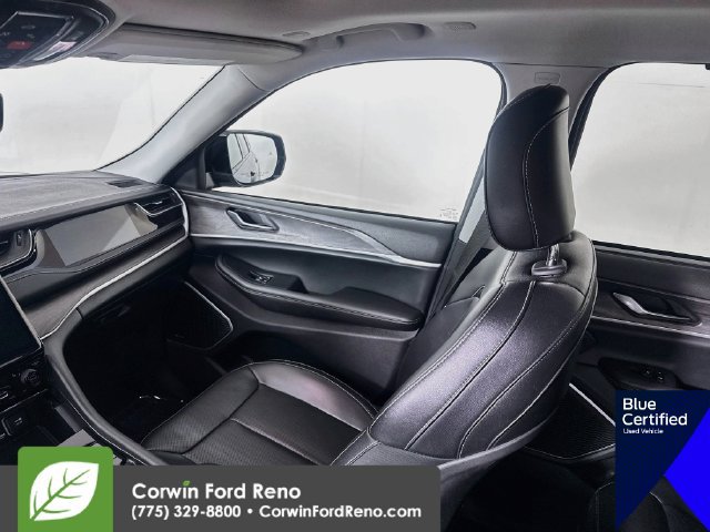 Used 2023 Jeep Grand Cherokee 30th Anniversary AWD/4WD image 26