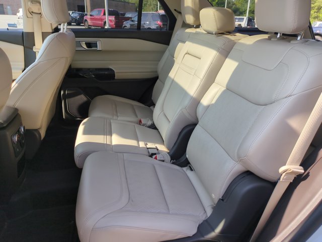 Certified 2021 Ford Explorer Platinum w/ Equipment Group 601A AWD/4WD image 31