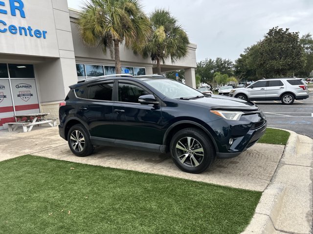 Used 2018 Toyota RAV4 XLE FWD image 2