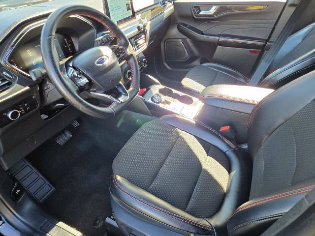 Certified 2025 Ford Escape ST-Line AWD/4WD image 15