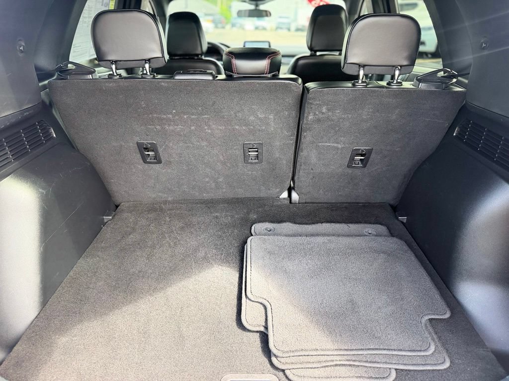 Certified 2025 Ford Escape ST-Line Select AWD/4WD image 6