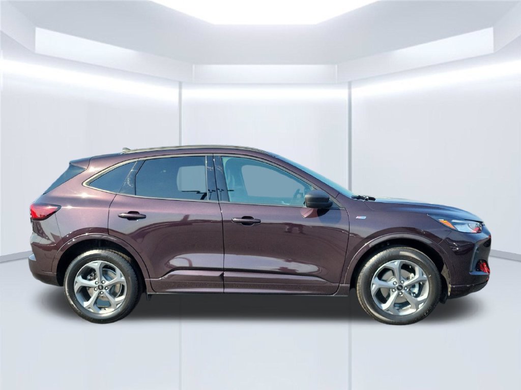 Certified 2023 Ford Escape ST-Line w/ Tech Pack #1 AWD/4WD image 4