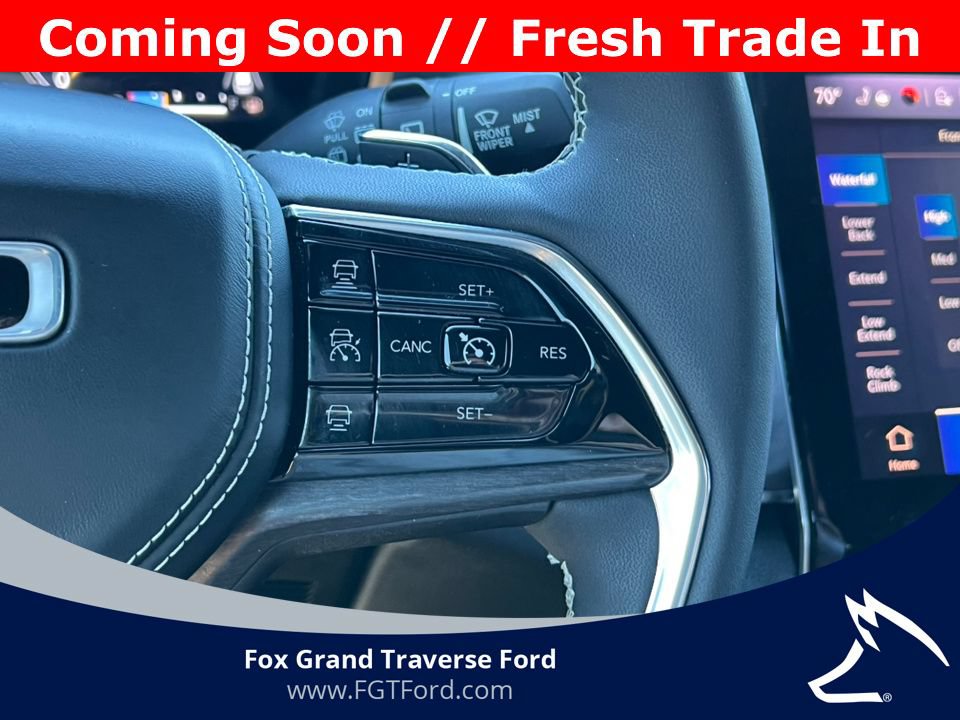 Used 2023 Jeep Grand Cherokee Overland w/ Luxury Tech Group IV AWD/4WD image 20