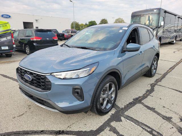 Certified 2025 Ford Escape ST-Line Select AWD/4WD image 3