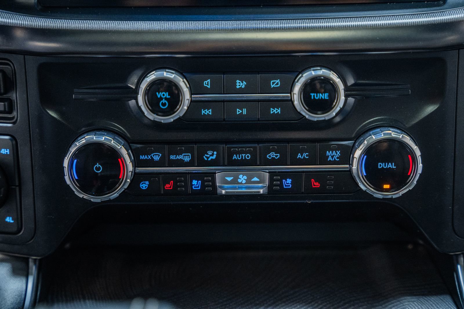 Certified 2023 Ford F150 Platinum w/ Equipment Group 701A High image 33