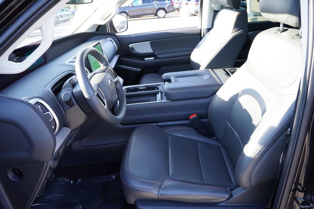 Certified 2025 Ford Expedition Active image 16