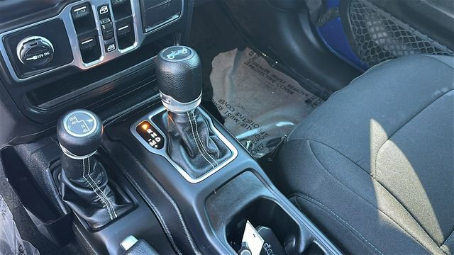 Used 2018 Jeep Wrangler Unlimited Sahara image 29