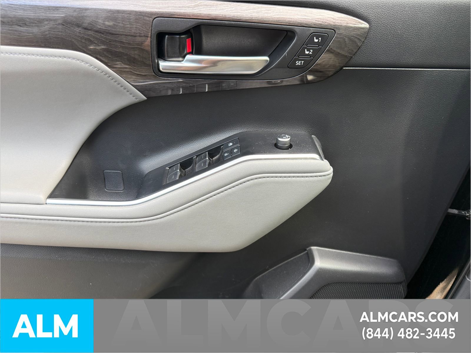 Used 2021 Toyota Highlander Platinum AWD/4WD image 28
