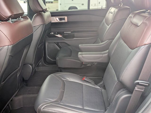 Certified 2024 Ford Explorer Platinum w/ Technology Package image 30