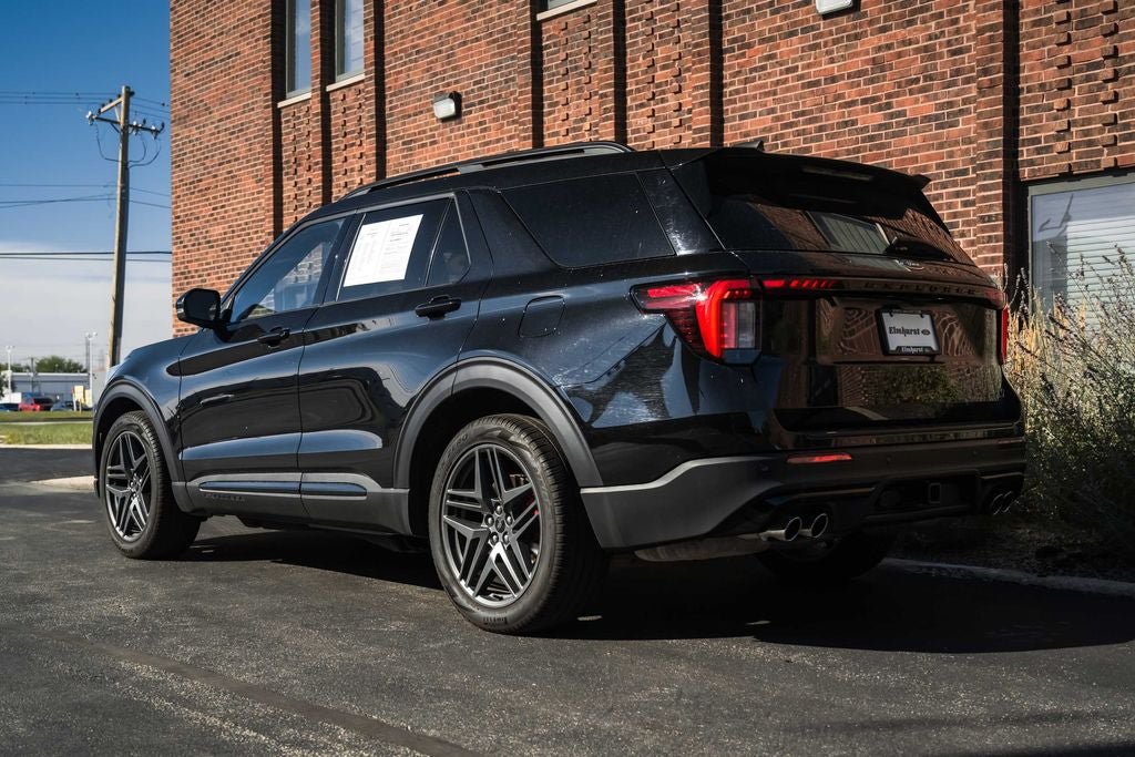 Certified 2025 Ford Explorer ST AWD/4WD image 4