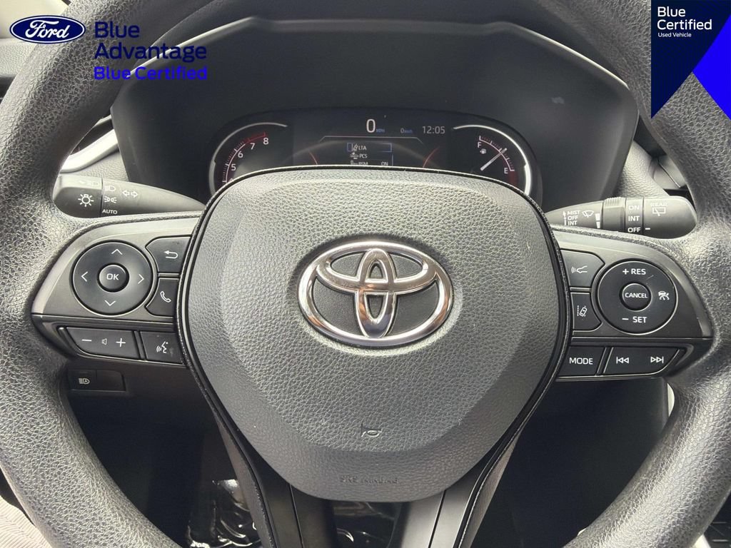 Used 2025 Toyota RAV4 XLE AWD/4WD image 21