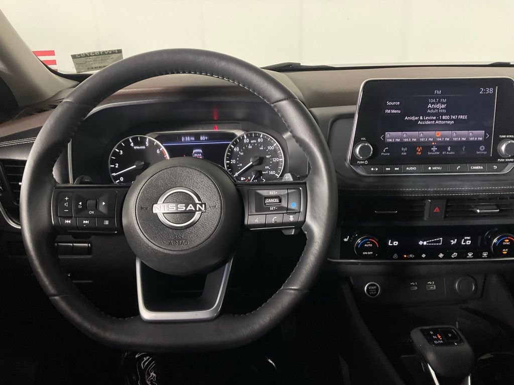 Used 2023 Nissan Rogue SV w/ SV Premium Package AWD/4WD image 16