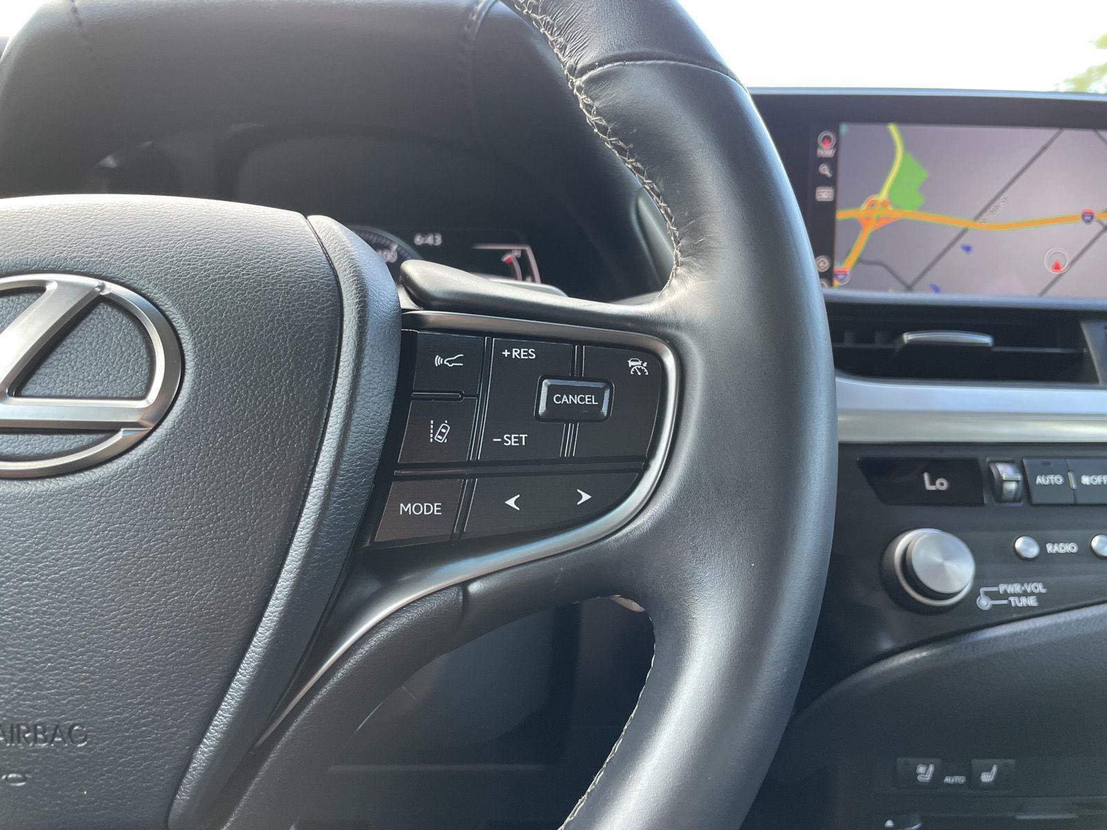 Used 2021 Lexus ES 300h w/ Premium Package FWD image 14
