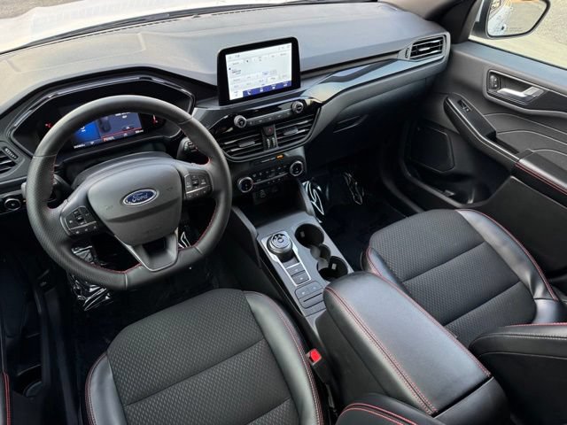 Certified 2025 Ford Escape ST-Line Select AWD/4WD image 12