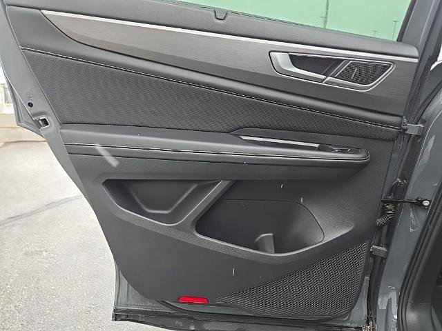 Used 2024 Volkswagen Atlas Cross Sport SE image 35