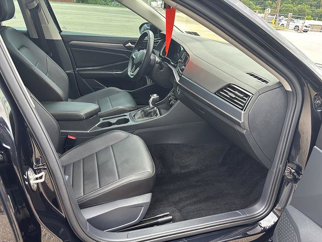 Used 2023 Volkswagen Jetta SE w/ Panoramic Sunroof Package FWD image 20