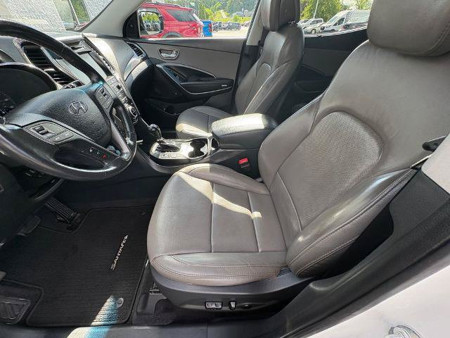 Used 2017 Hyundai Santa Fe Sport w/ 2.4L Tech Package 04 AWD/4WD image 12