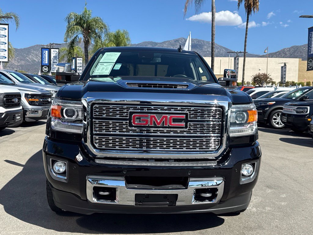 Used 2018 GMC Sierra 2500 Denali w/ Duramax Plus Package AWD/4WD image 4