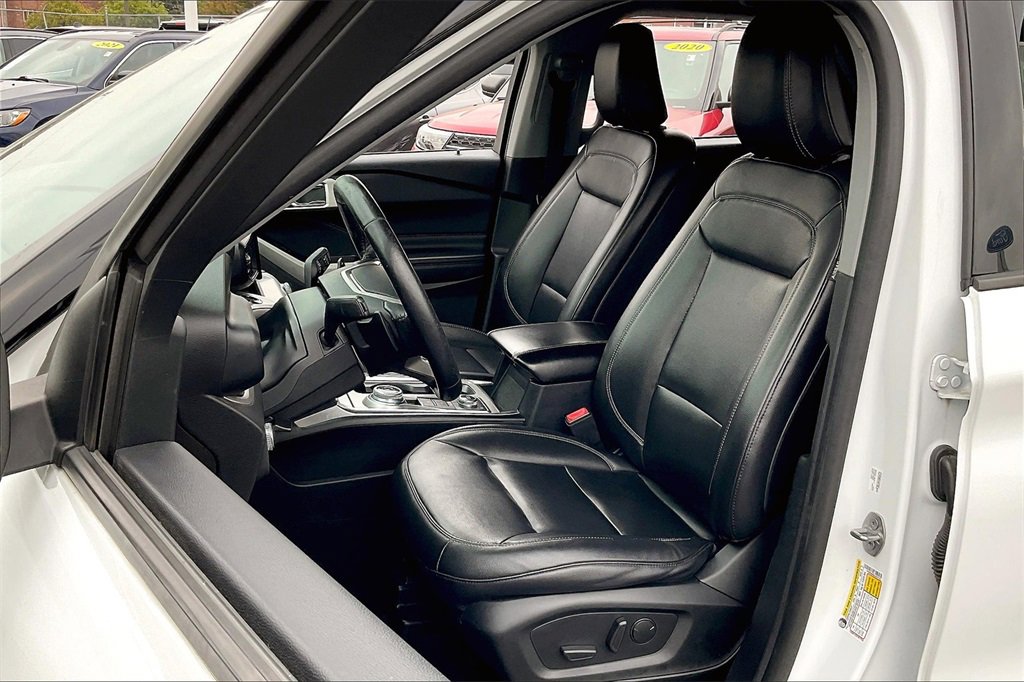 Certified 2020 Ford Explorer XLT w/ Equipment Group 202A image 23