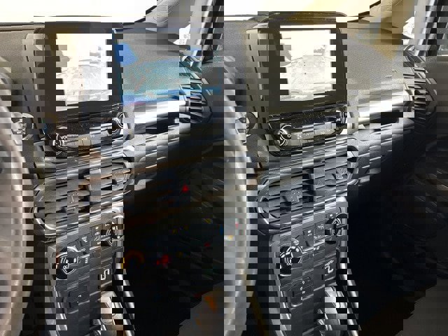 Certified 2018 Ford EcoSport SE w/ SE Cold Weather Package image 11