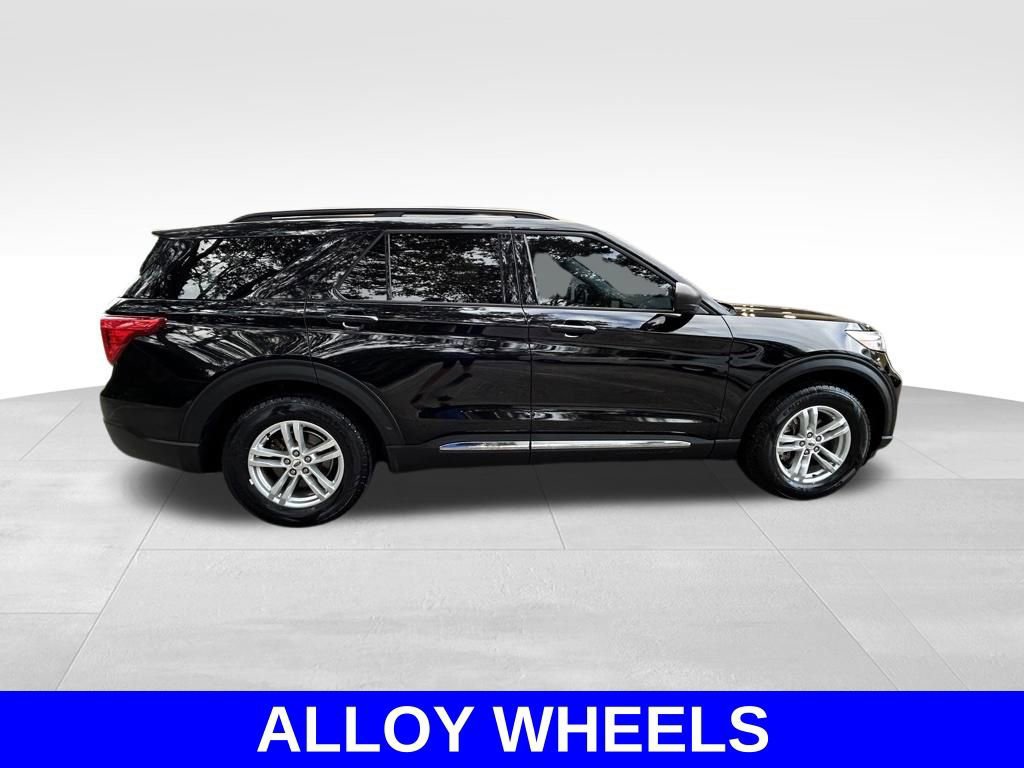 Certified 2022 Ford Explorer XLT w/ Equipment Group 202A RWD image 2