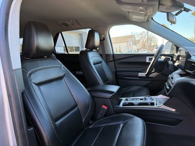 Certified 2022 Ford Explorer XLT w/ Equipment Group 202A image 45