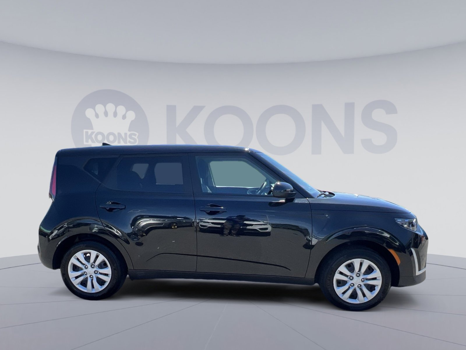 Used 2025 Kia Soul LX FWD image 17