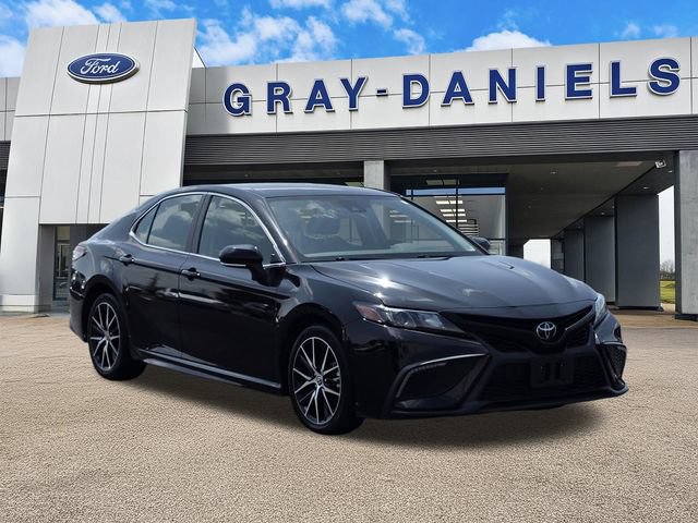 Used 2024 Toyota Camry SE