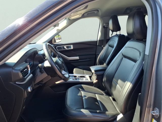 Certified 2022 Ford Explorer XLT w/ Equipment Group 202A AWD/4WD image 17