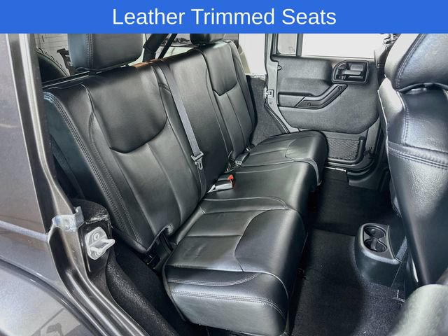 Used 2017 Jeep Wrangler Unlimited Sahara AWD/4WD image 17