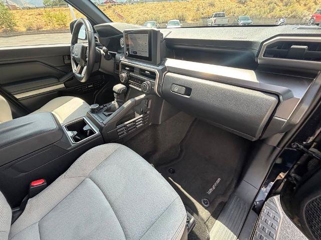 Used 2025 Toyota 4Runner SR5 AWD/4WD image 37