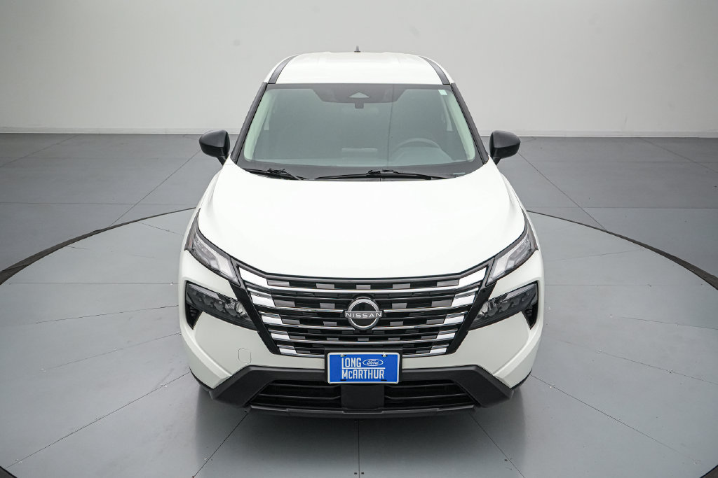 Used 2025 Nissan Rogue S AWD/4WD image 9