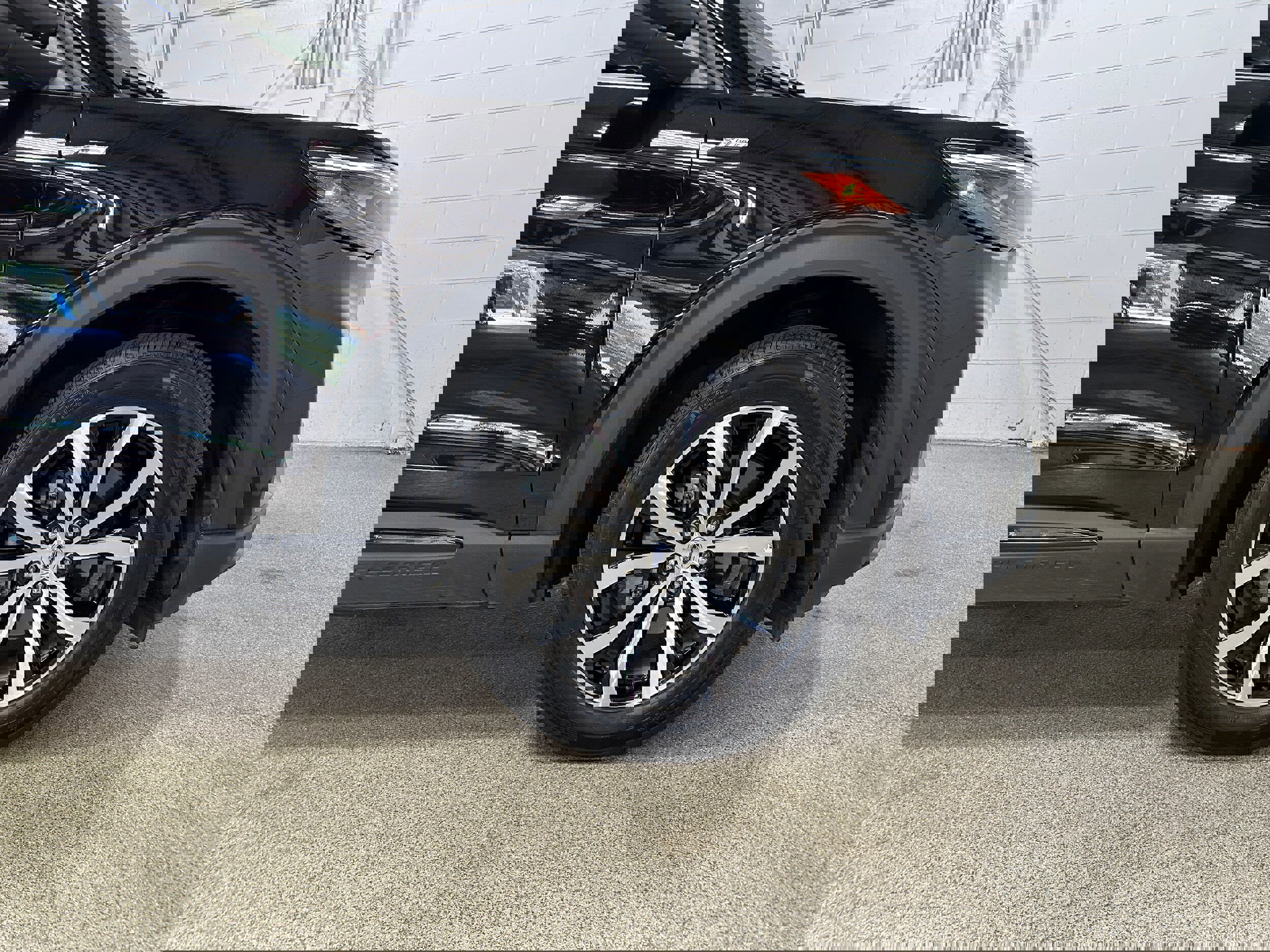 Certified 2025 Ford Explorer ST-Line image 31