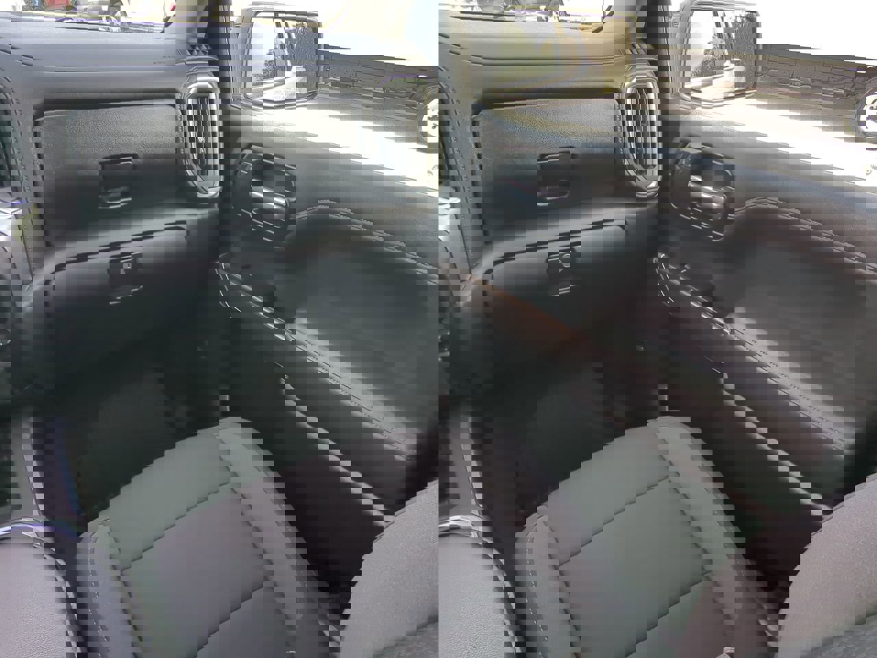 Used 2021 Chevrolet Silverado 1500 RST w/ Convenience Package II image 15