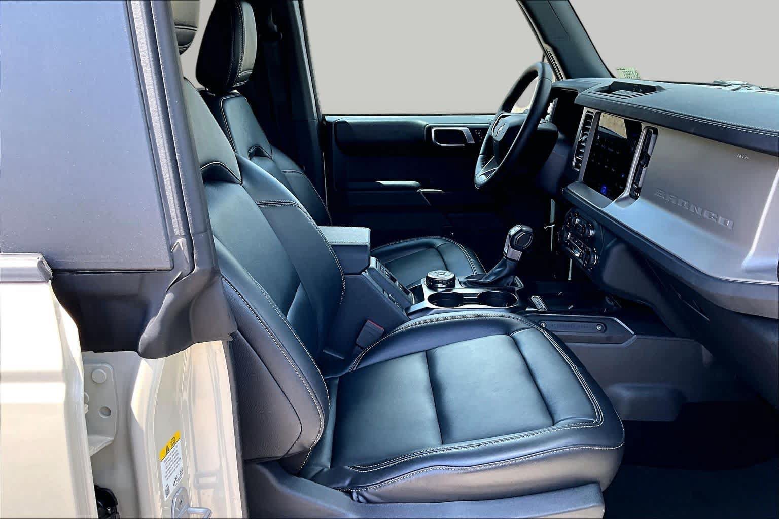 Certified 2025 Ford Bronco Outer Banks AWD/4WD image 11