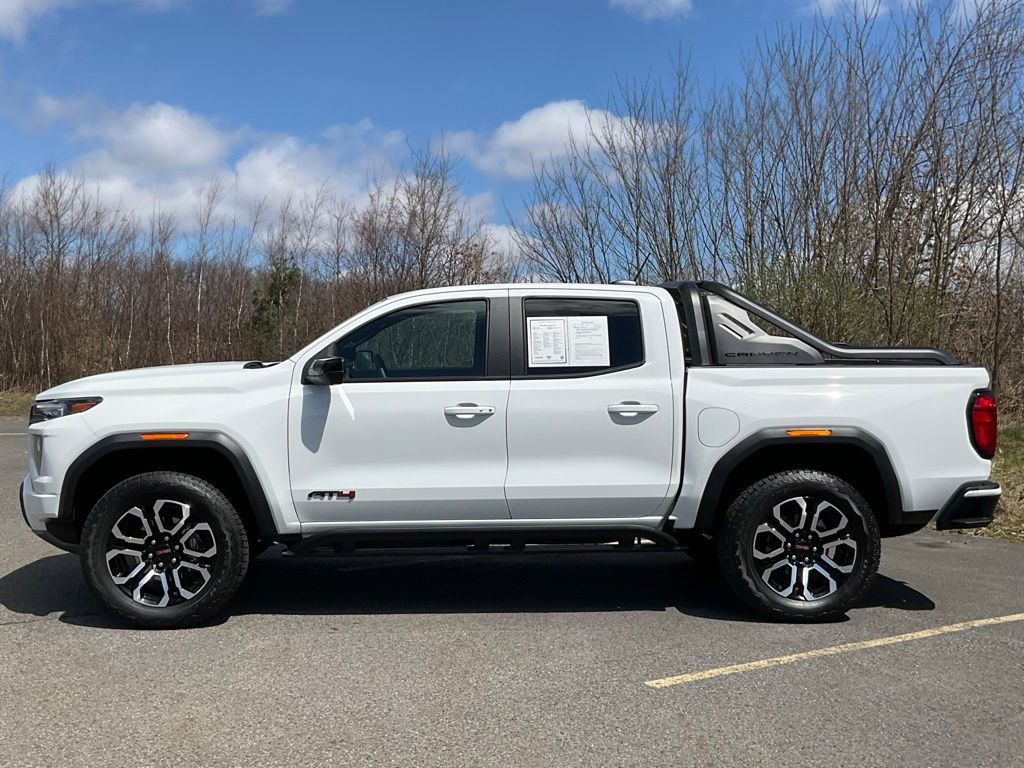 Used 2025 GMC Canyon AT4 w/ Nightfall Edition image 31