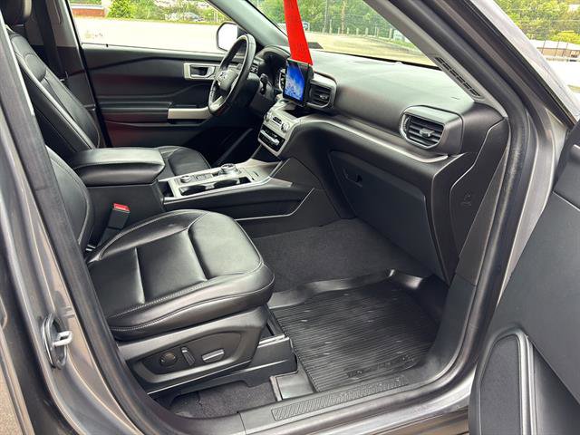 Certified 2022 Ford Explorer XLT w/ Equipment Group 202A AWD/4WD image 20