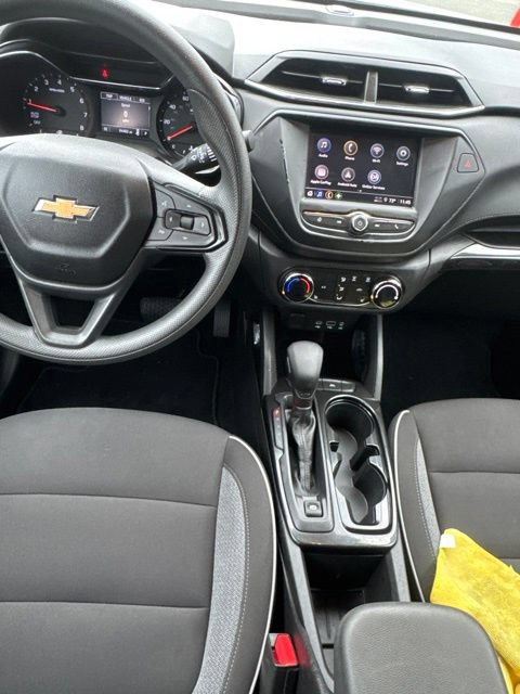 Used 2023 Chevrolet TrailBlazer LT FWD image 28