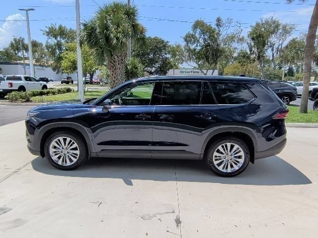 Used 2025 Toyota Grand Highlander AWD image 11