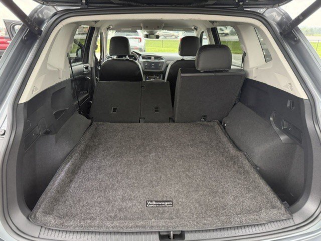 Used 2022 Volkswagen Tiguan SE AWD/4WD image 30