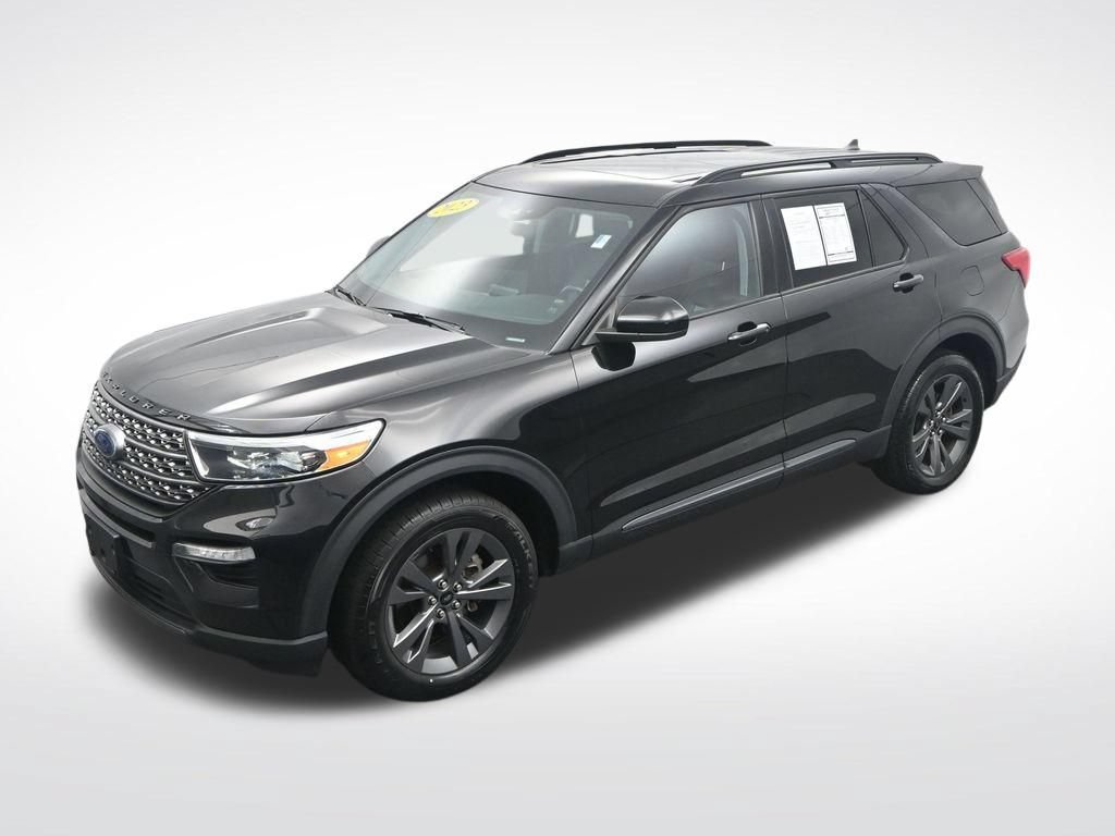 Certified 2023 Ford Explorer XLT w/ Equipment Group 202A AWD/4WD image 23