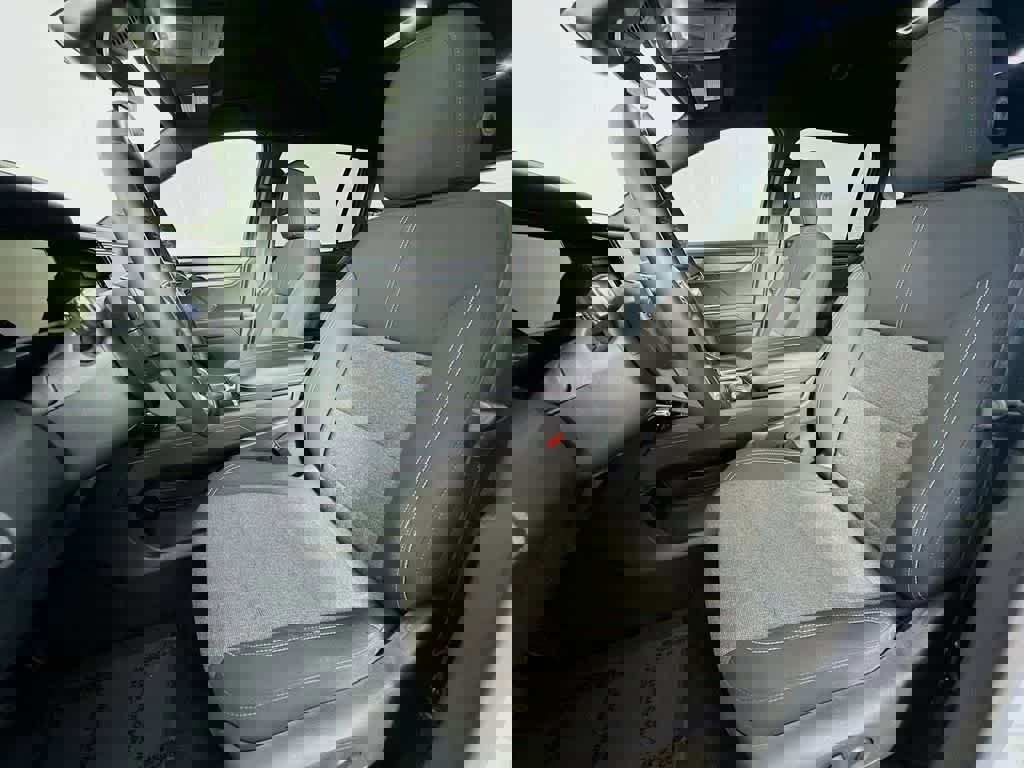 Used 2025 GMC Acadia Elevation image 15