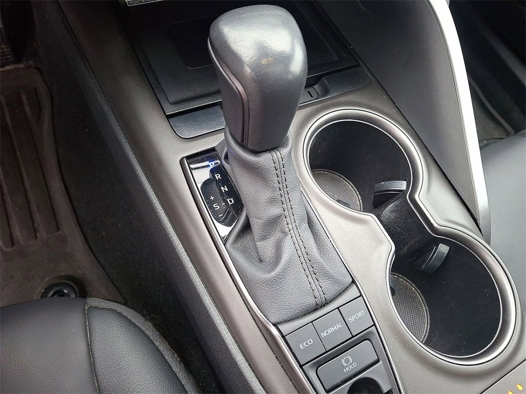 Used 2021 Toyota Camry XSE image 18