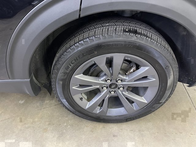 Certified 2022 Ford Explorer XLT w/ Equipment Group 202A AWD/4WD image 18