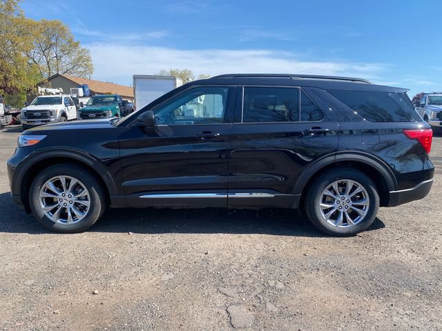 Certified 2022 Ford Explorer XLT w/ Equipment Group 202A AWD/4WD image 4