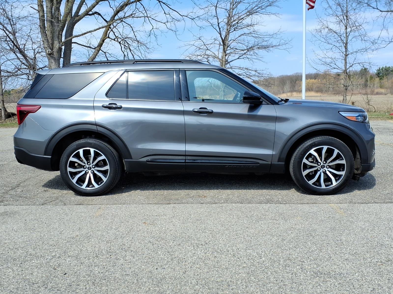 Certified 2023 Ford Explorer ST AWD/4WD image 9