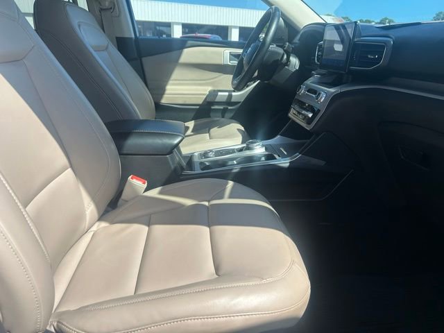 Certified 2023 Ford Explorer XLT w/ Equipment Group 202A AWD/4WD image 17