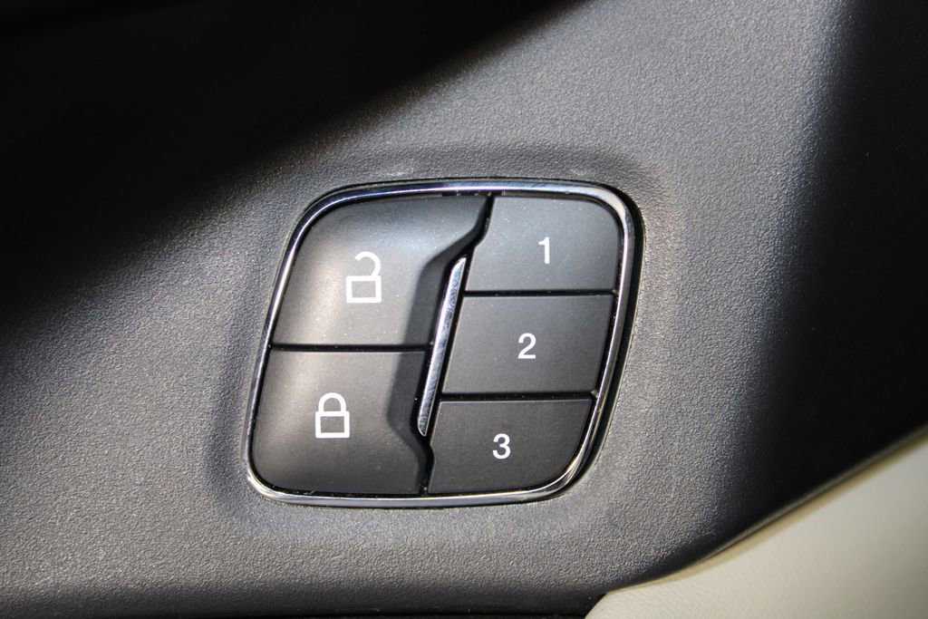 Certified 2020 Ford Expedition Platinum image 21