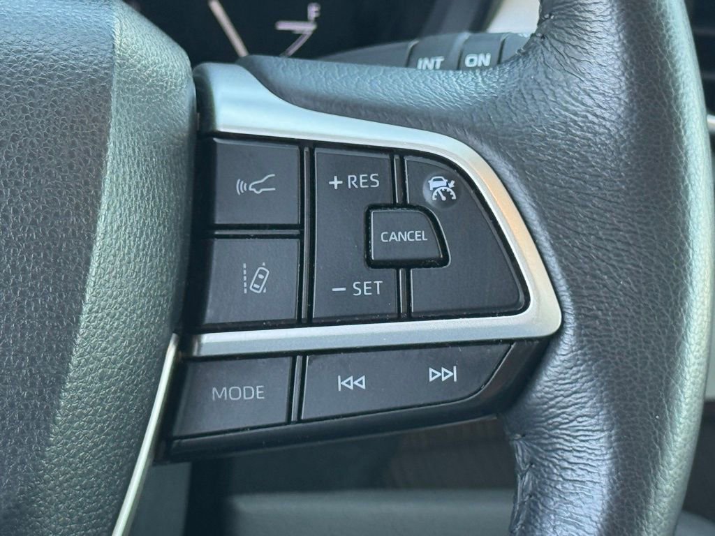 Used 2024 Toyota Sienna XLE image 25